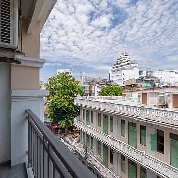 Twin Room with Balconyalt=